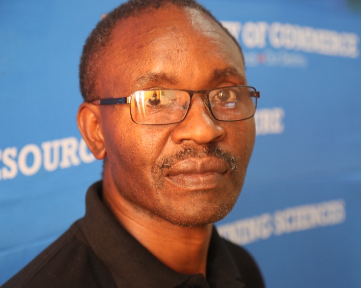 Dr R. Muranda
